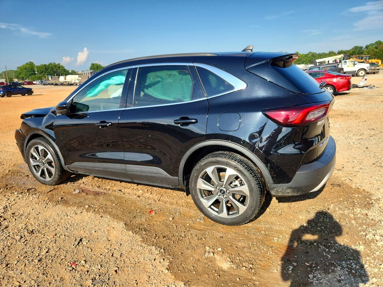2023 Ford Escape Platinum - Фото 2
