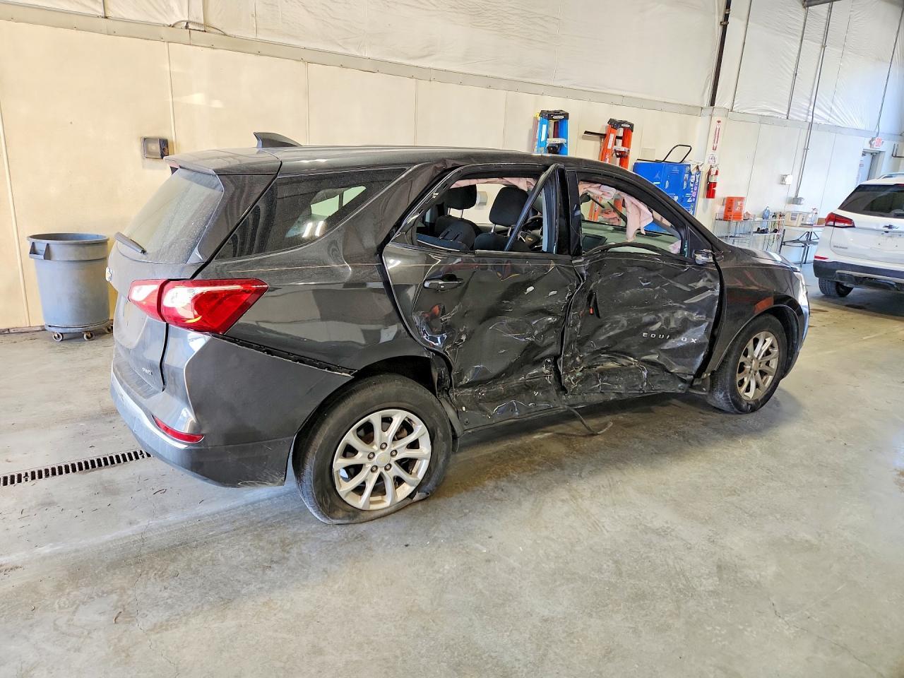 2018 Chevrolet Equinox Ls - Фото 3