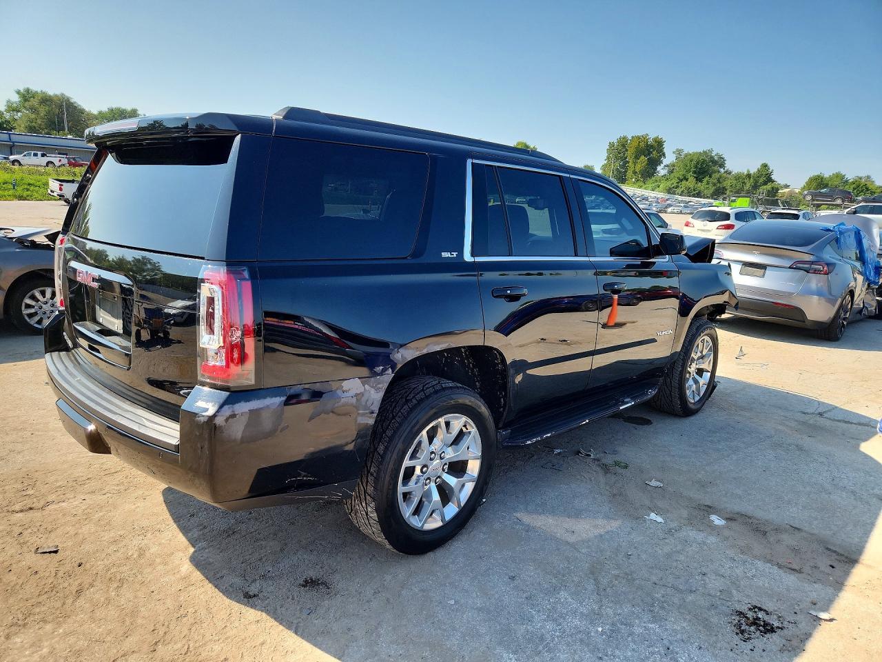 2017 GMC Yukon Slt - Image 3