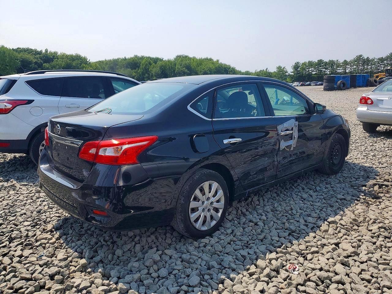 2019 Nissan Sentra S - Фото 3