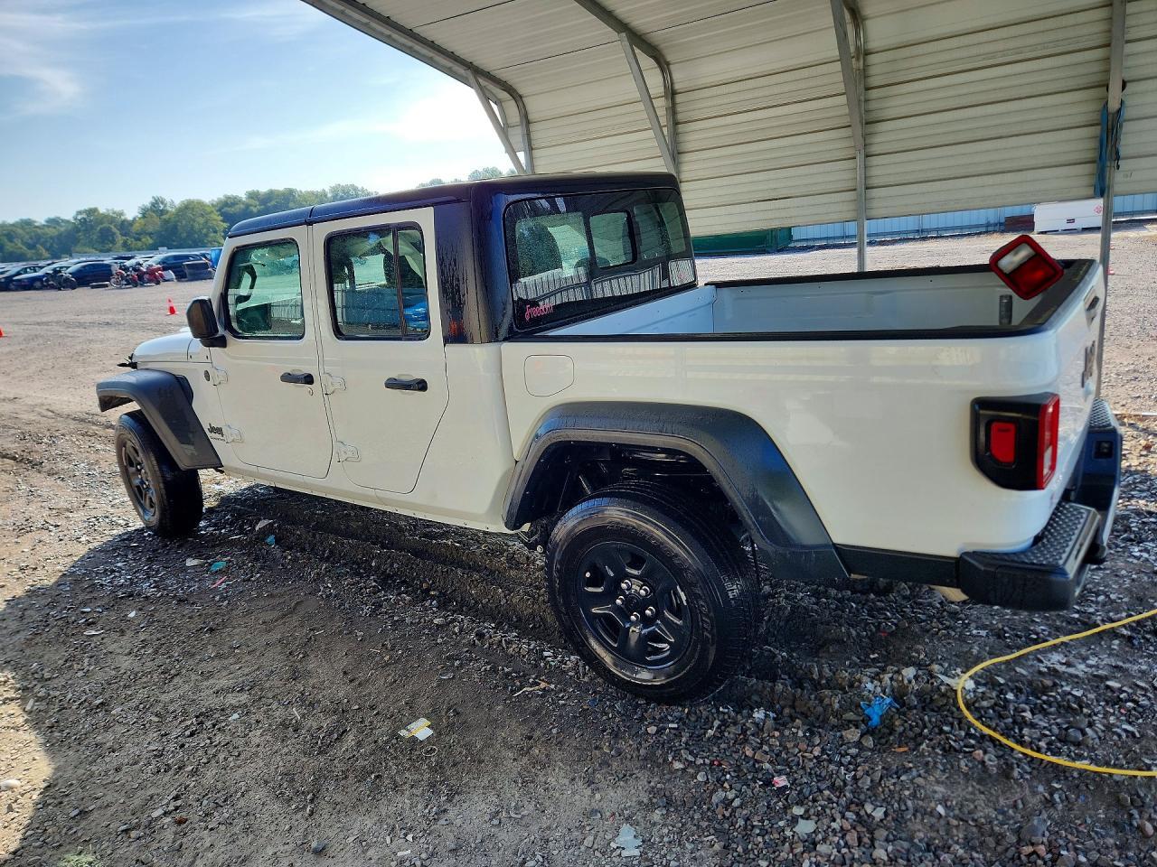 2025 Jeep Gladiator Sport - Image 2