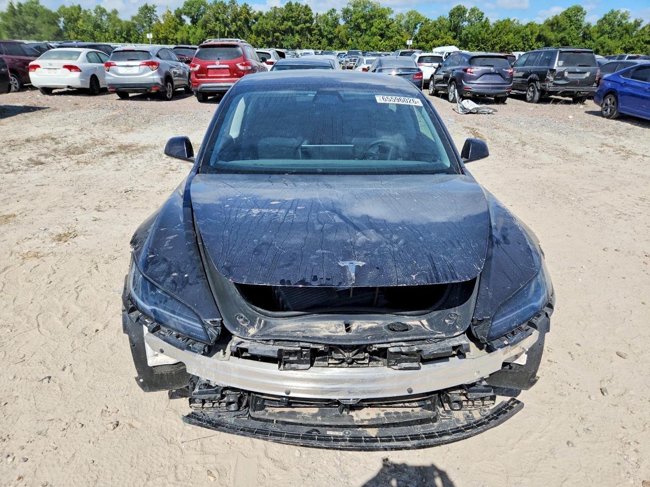 2025 Tesla Model 3 - Фото 5