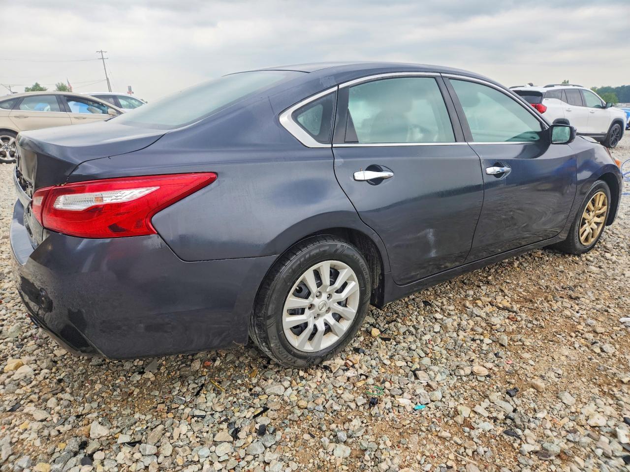 2016 Nissan Altima 2.5 S - Фото 3