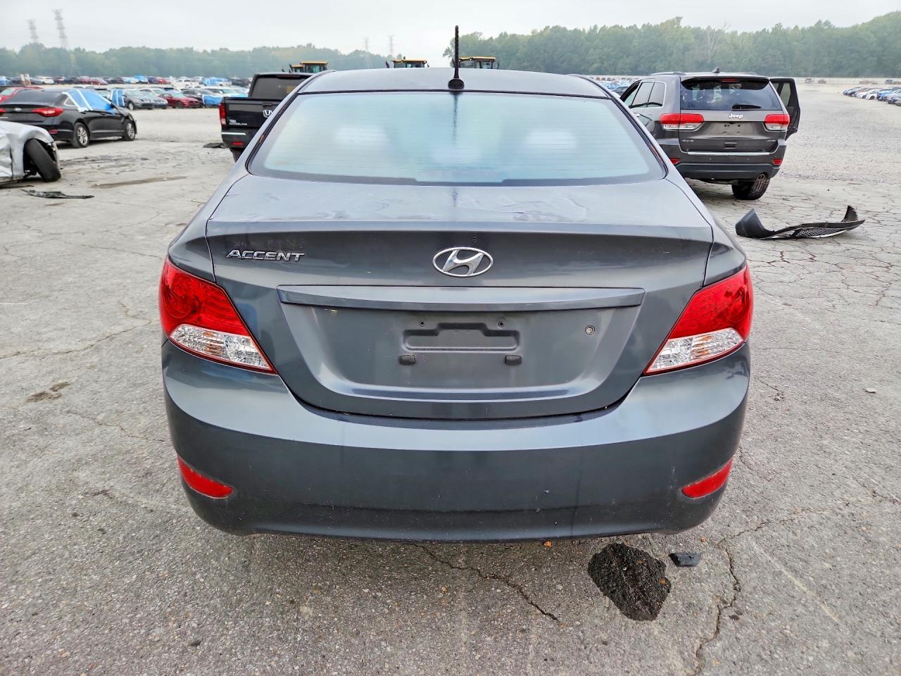 2013 Hyundai Accent Gls - Фото 6