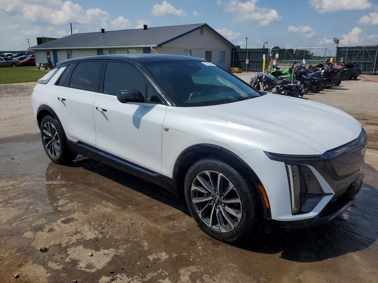 2026 Cadillac Lyriq Sport - Фото 4