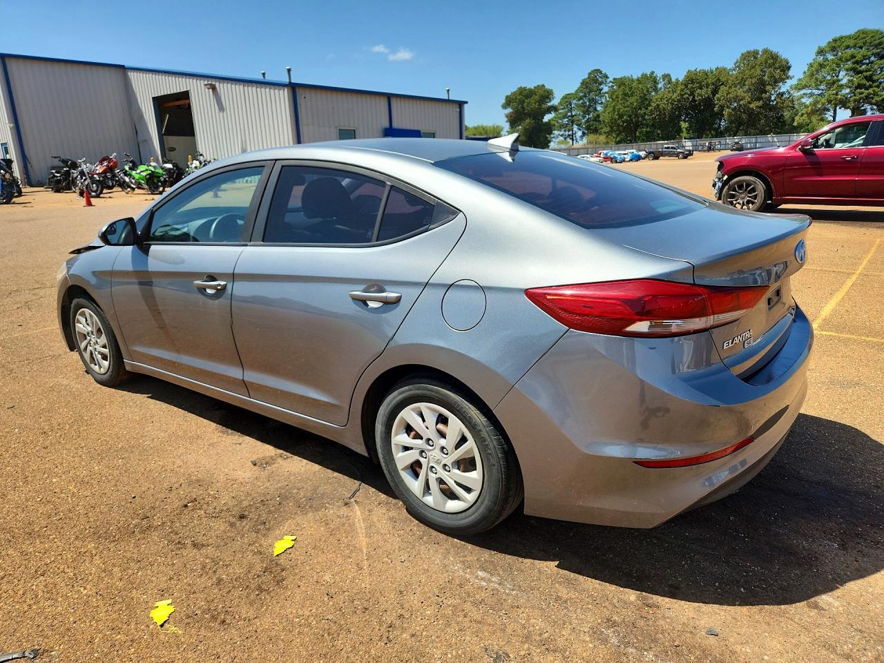 2017 Hyundai Elantra Se - Image 2