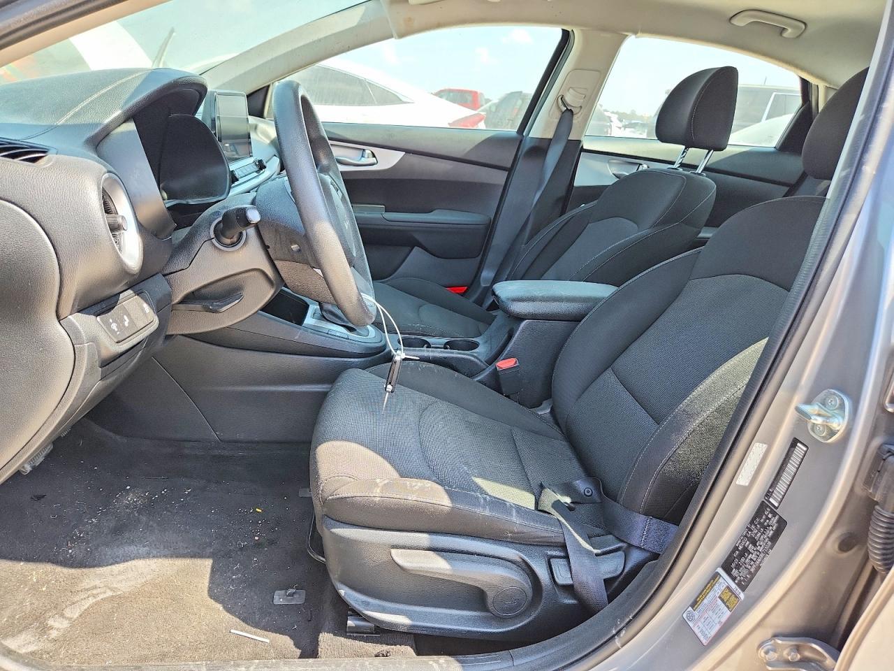 2024 Kia Forte Lxs - Image 7