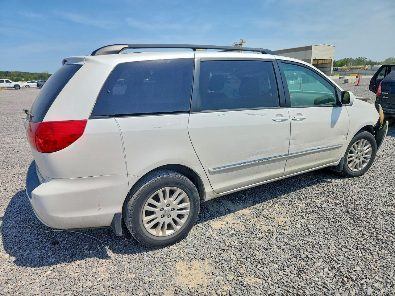 2010 Toyota Sienna Xle Limited - Image 3