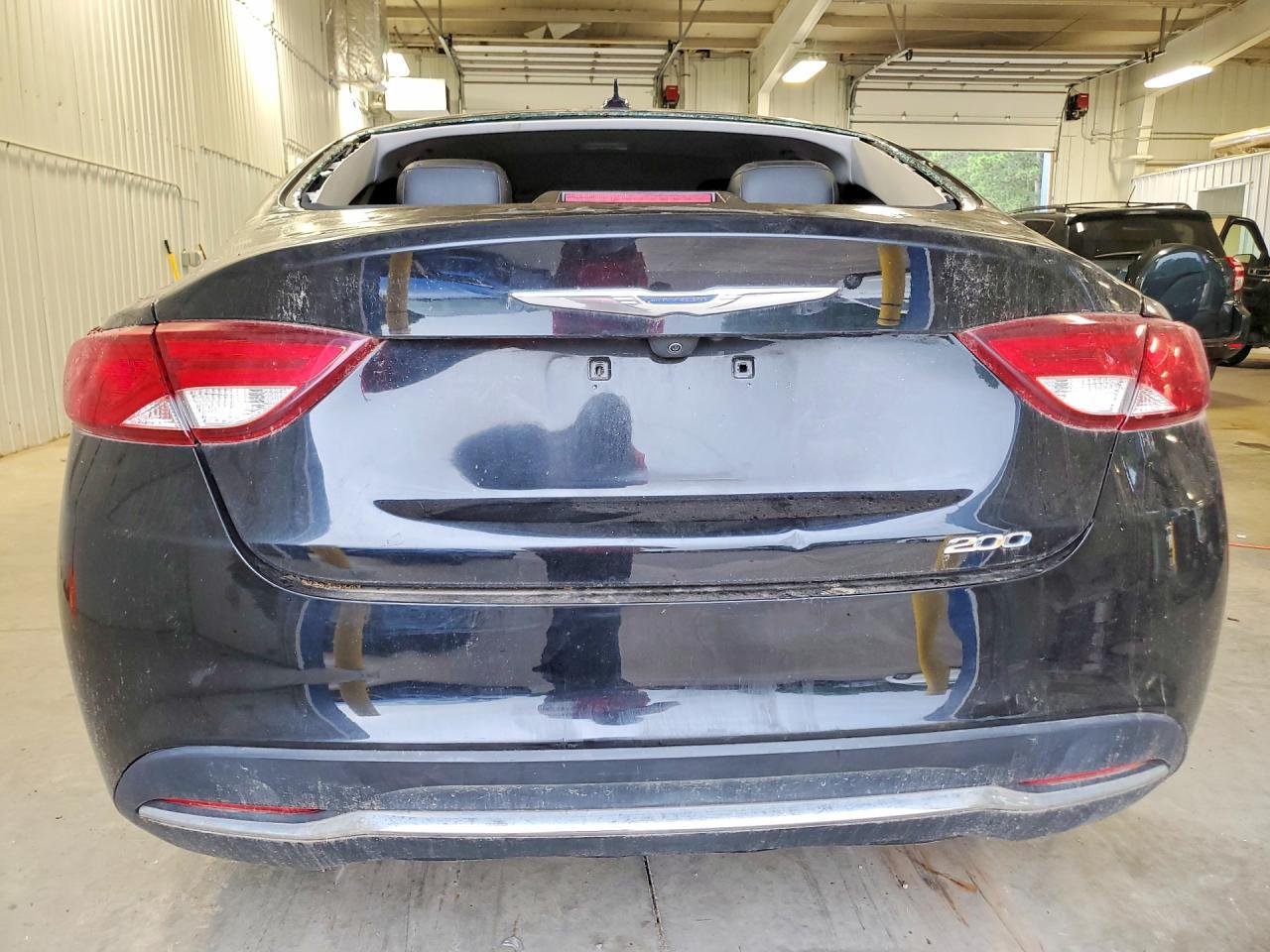 2017 Chrysler 200 Limited - Image 6