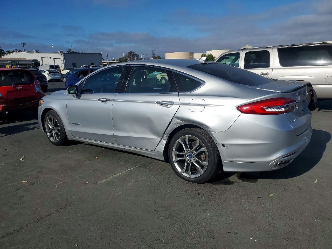 2019 Ford Fusion Titanium - Image 2