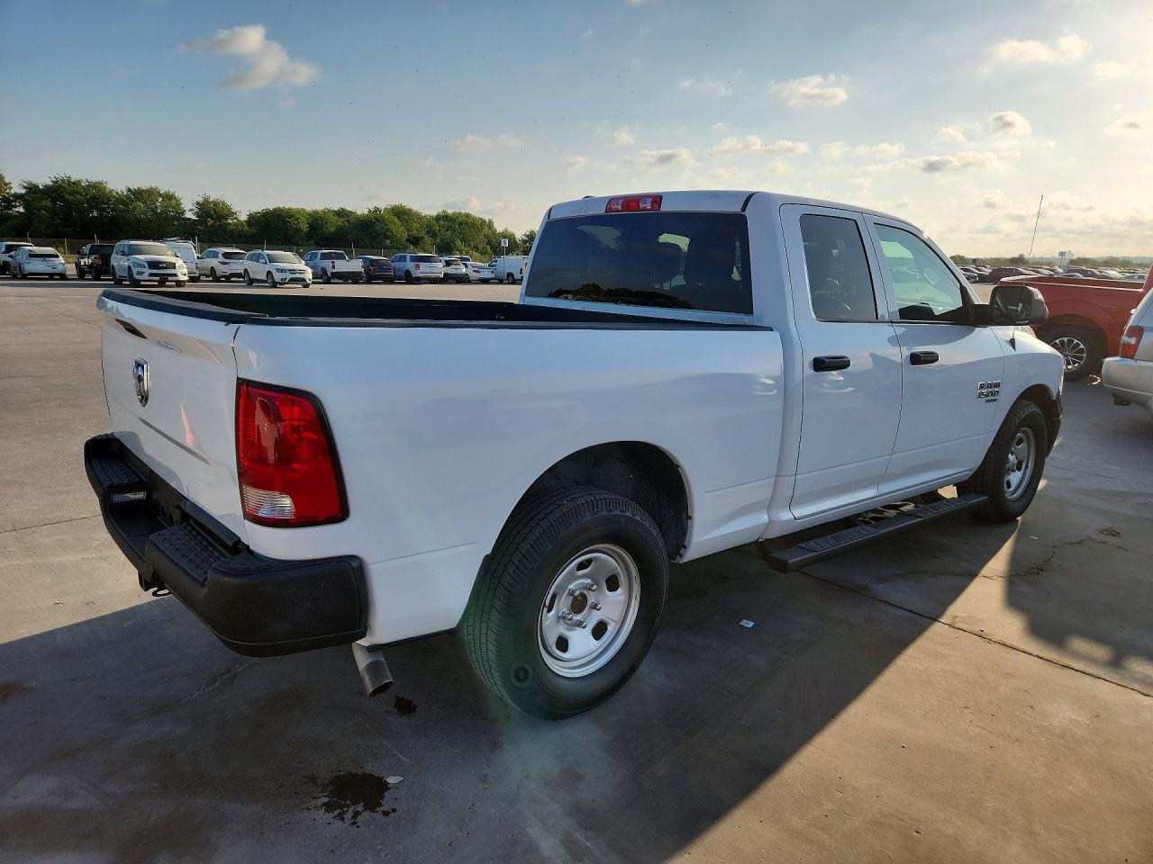 2022 Ram 1500 Classic Tradesman - Фото 3