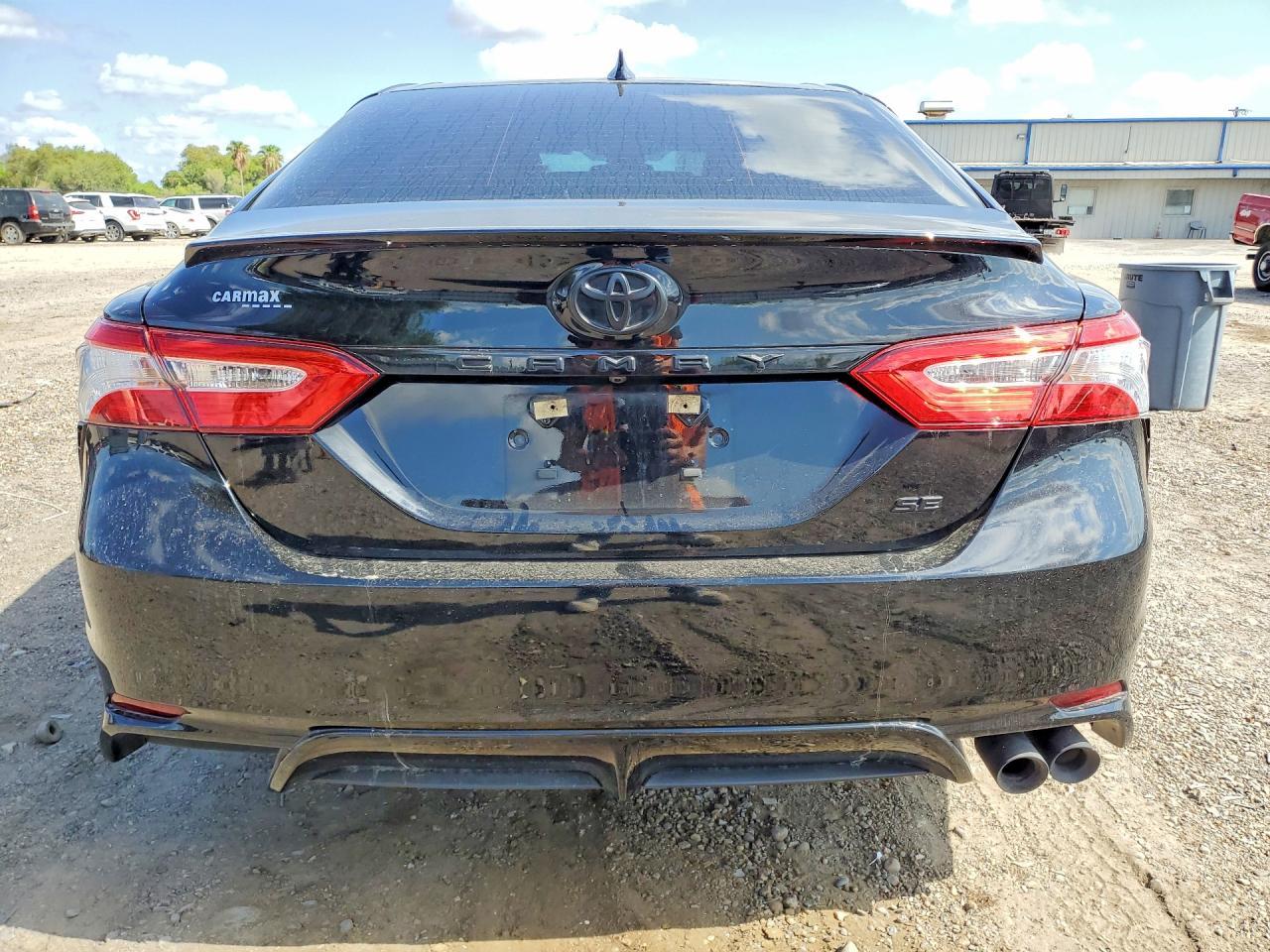 2020 Toyota Camry Se - Image 6