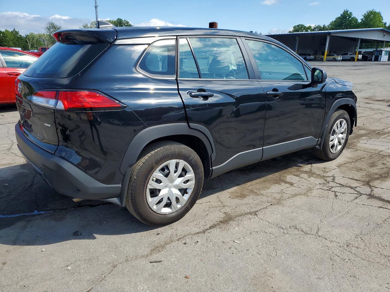 2025 Toyota Corolla Cross L - Image 3