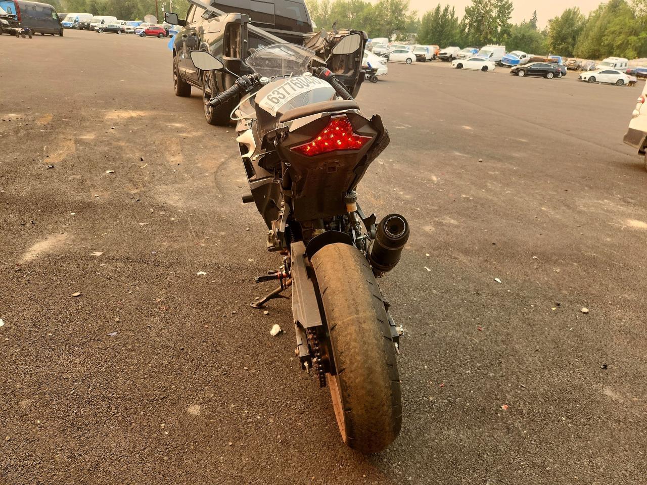 2022 Kawasaki Ex400 - Фото 4