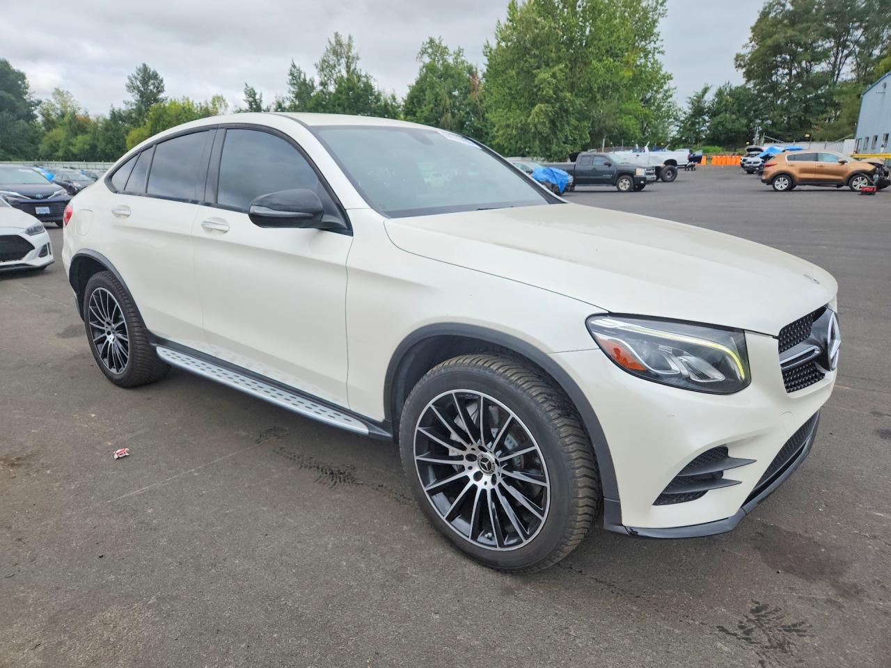 2017 Mercedes-Benz Glc Coupe 300 4Matic - Image 4