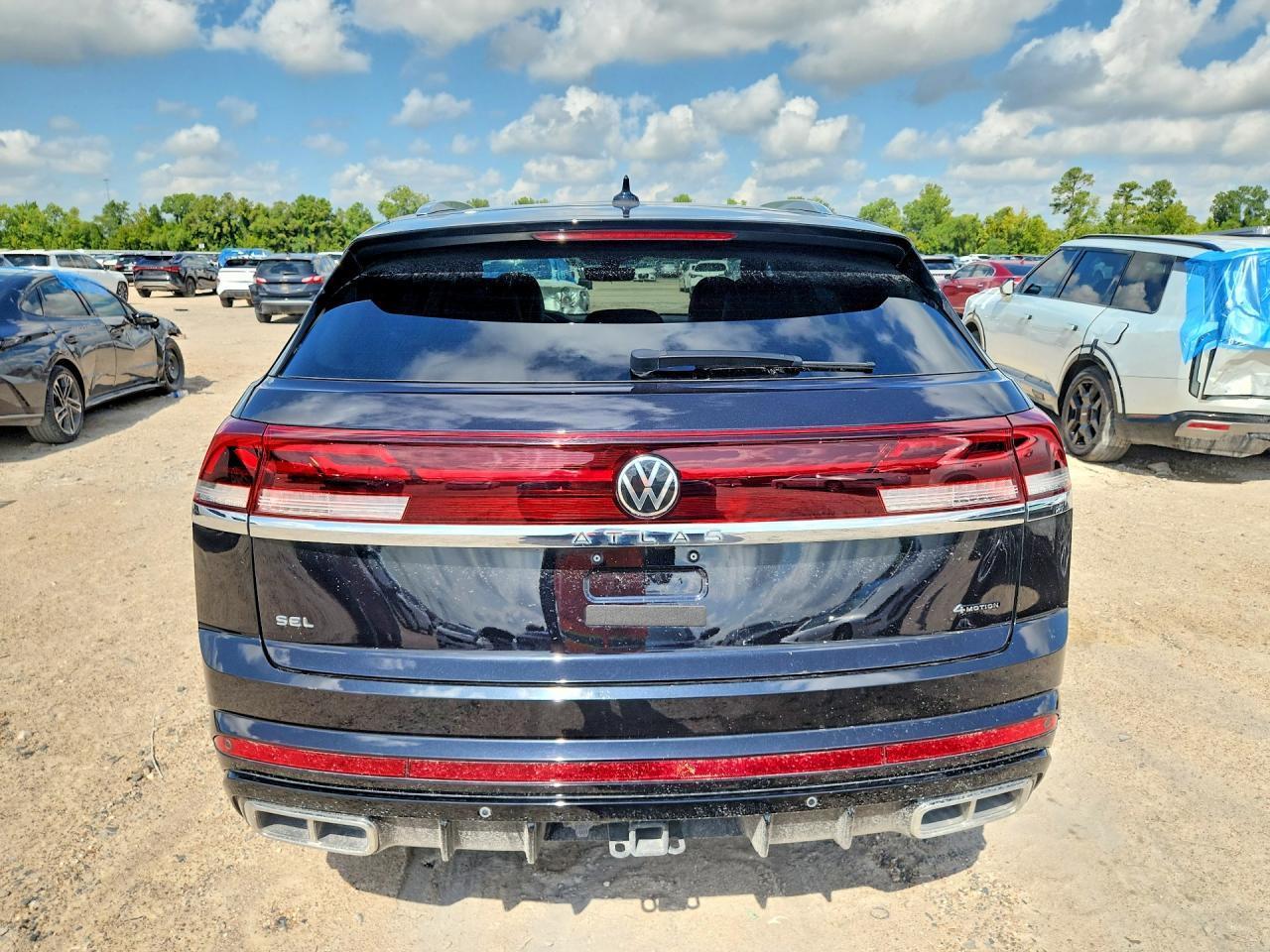 2024 Volkswagen Atlas Cross Sport Sel Premium R-Line - Image 6
