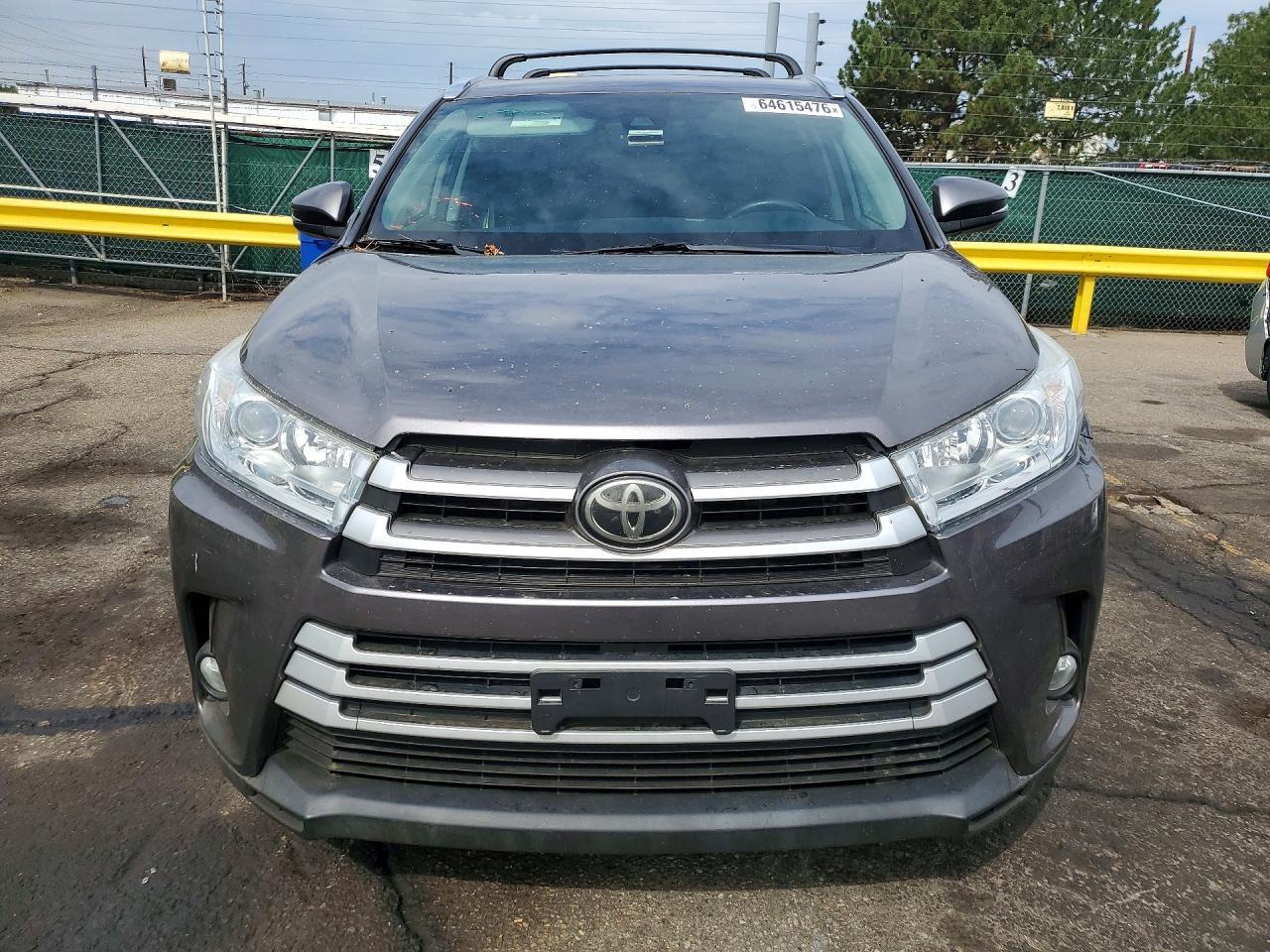 2018 Toyota Highlander Xle - Image 5
