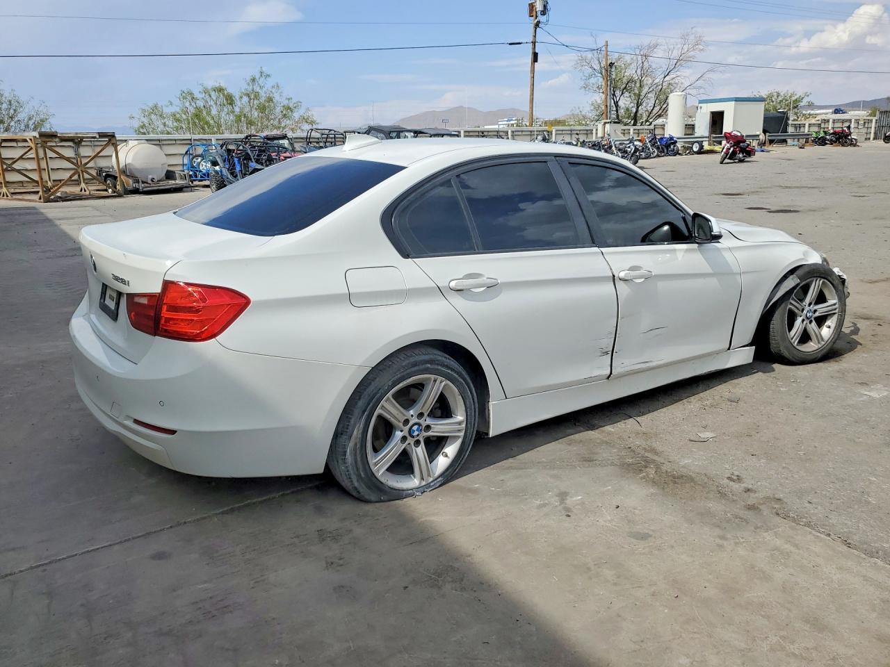 2013 BMW 328 I Sulev - Image 3