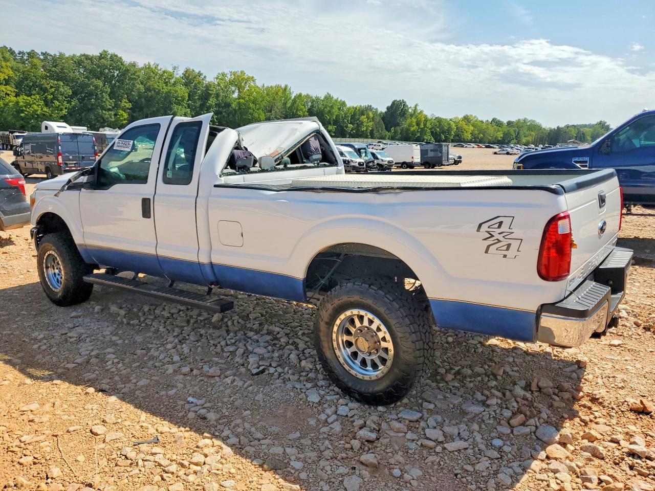 2015 Ford F250 Super Duty - Image 2