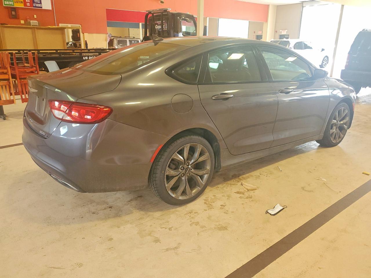 2015 Chrysler 200 S - Фото 3