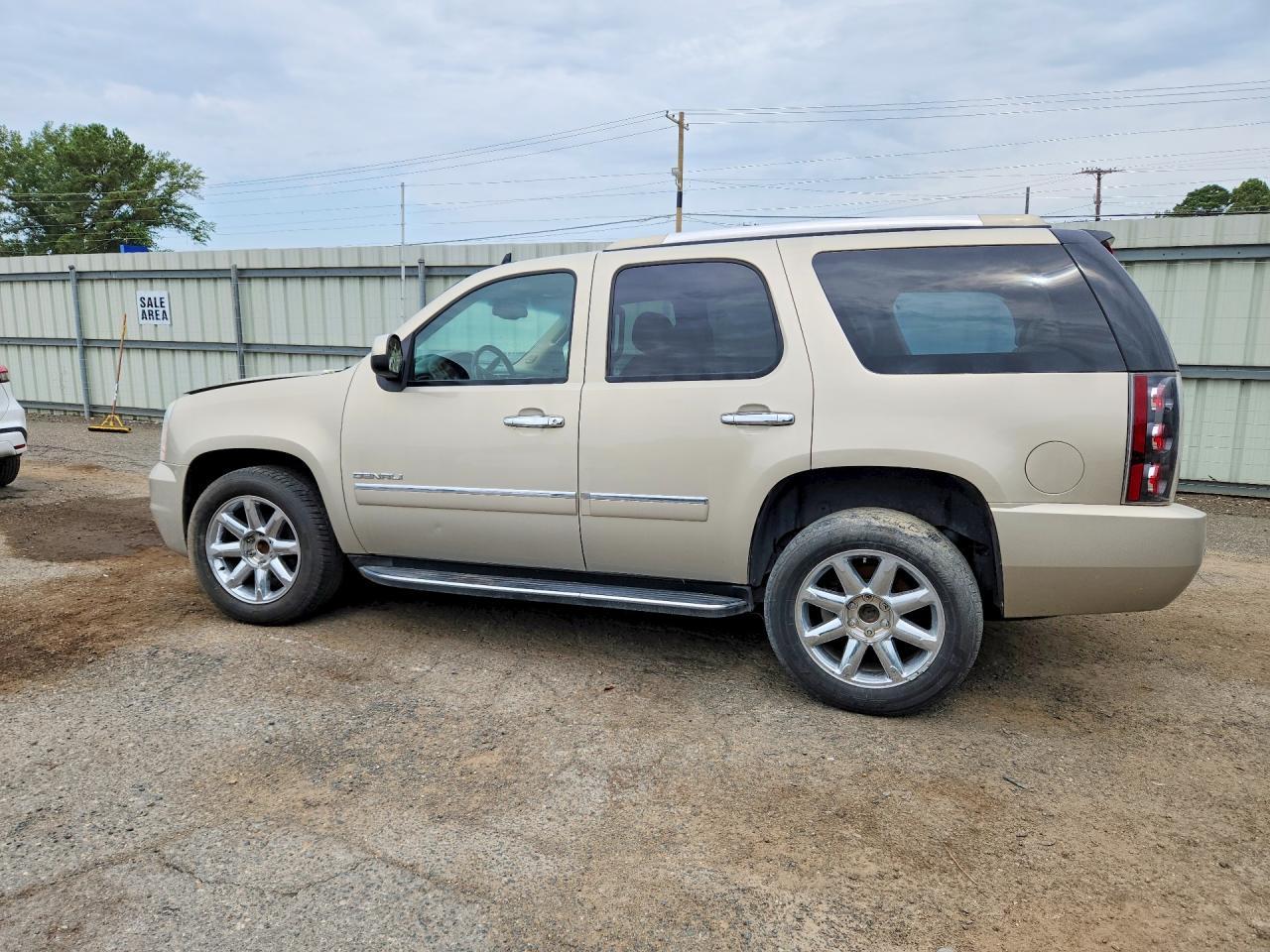 2011 GMC Yukon Denali - Фото 2