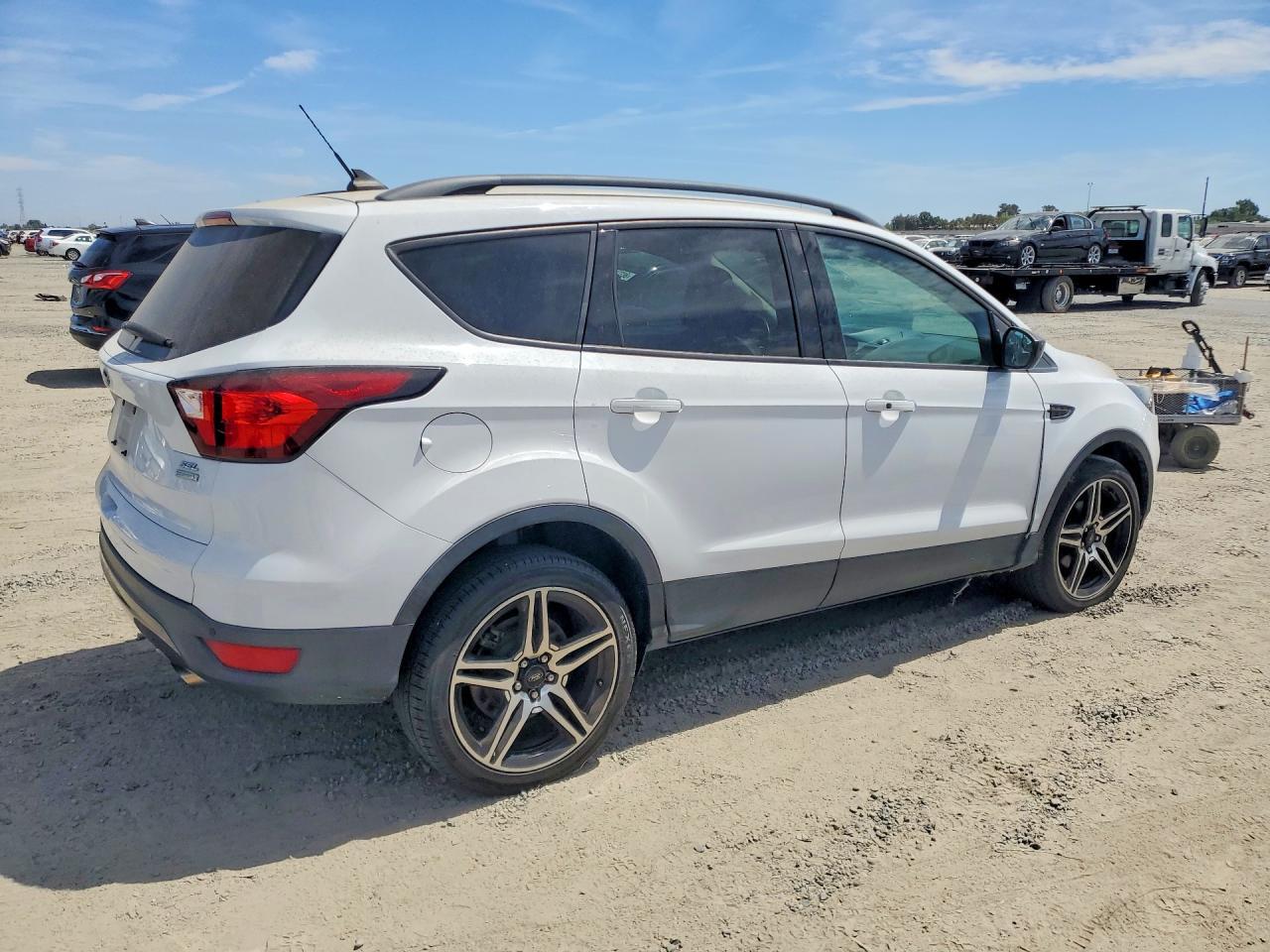 2019 Ford Escape Sel - Image 3