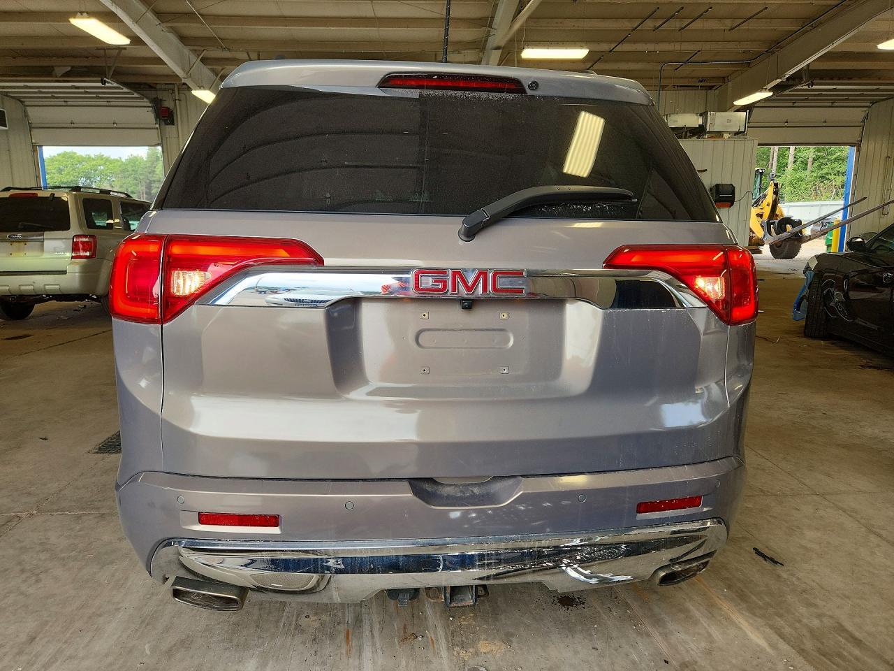 2019 GMC Acadia Denali - Фото 6