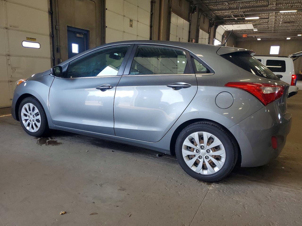 2017 Hyundai Elantra Gt Base - Фото 2