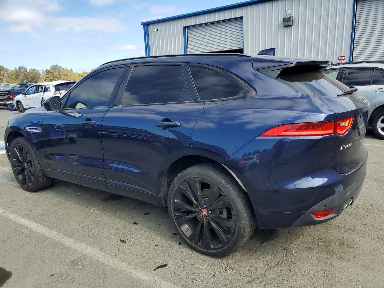 2018 Jaguar F-Pace R - Sport - Image 2