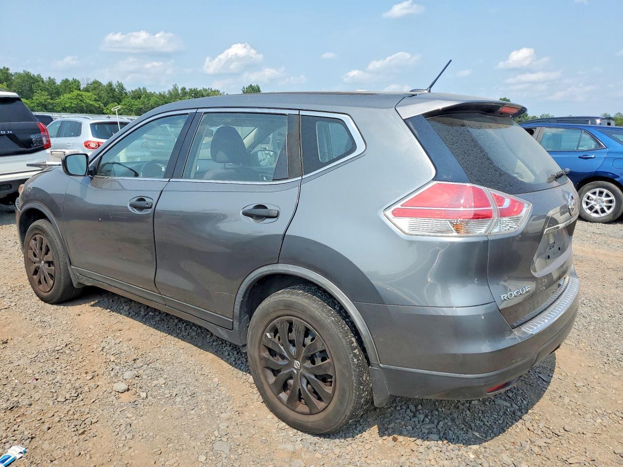 2016 Nissan Rogue S - Фото 2