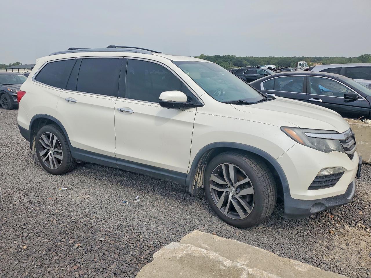 2017 Honda Pilot Elite - Фото 4