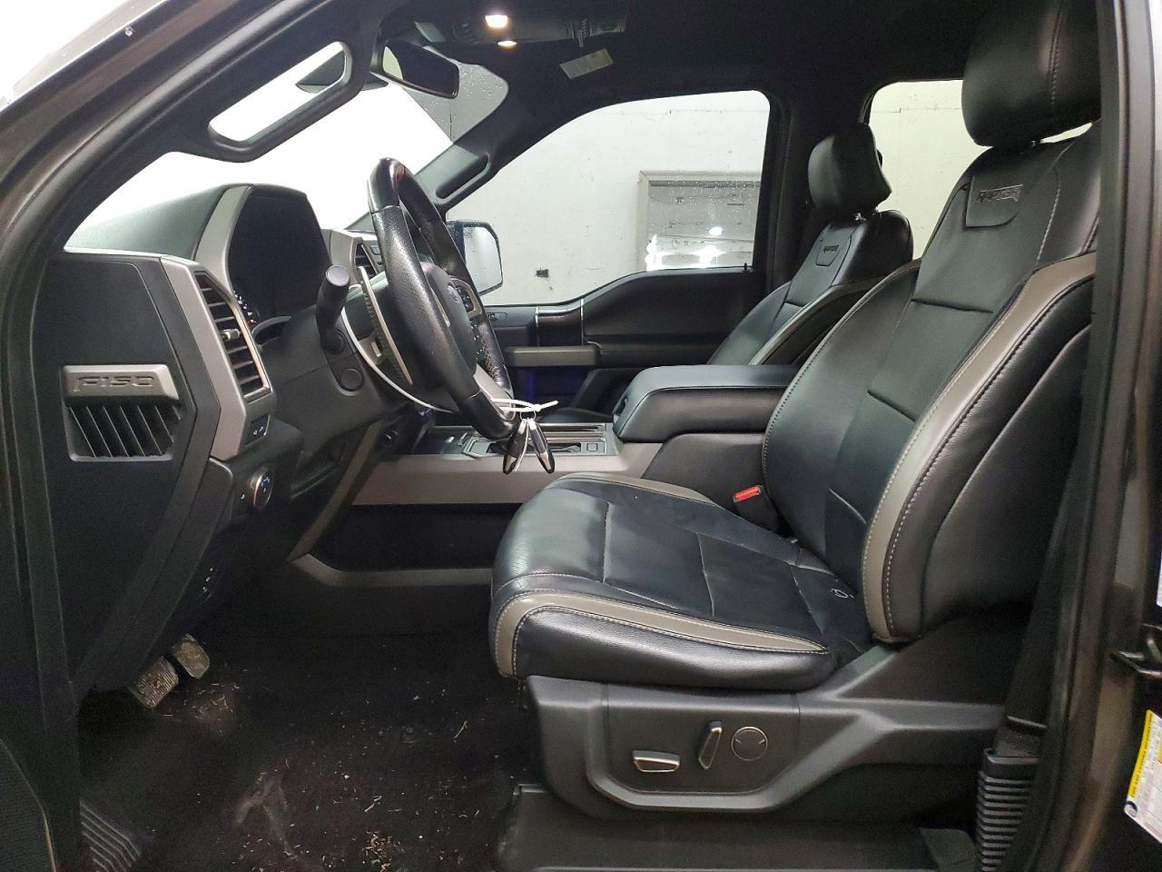 2017 Ford F150 Raptor - Фото 7
