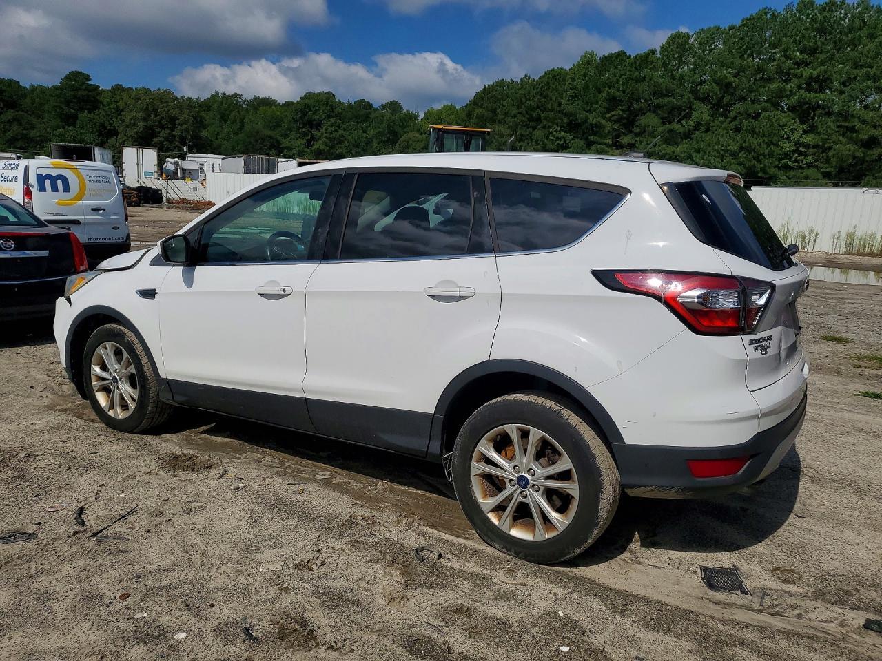 2017 Ford Escape Se - Фото 2