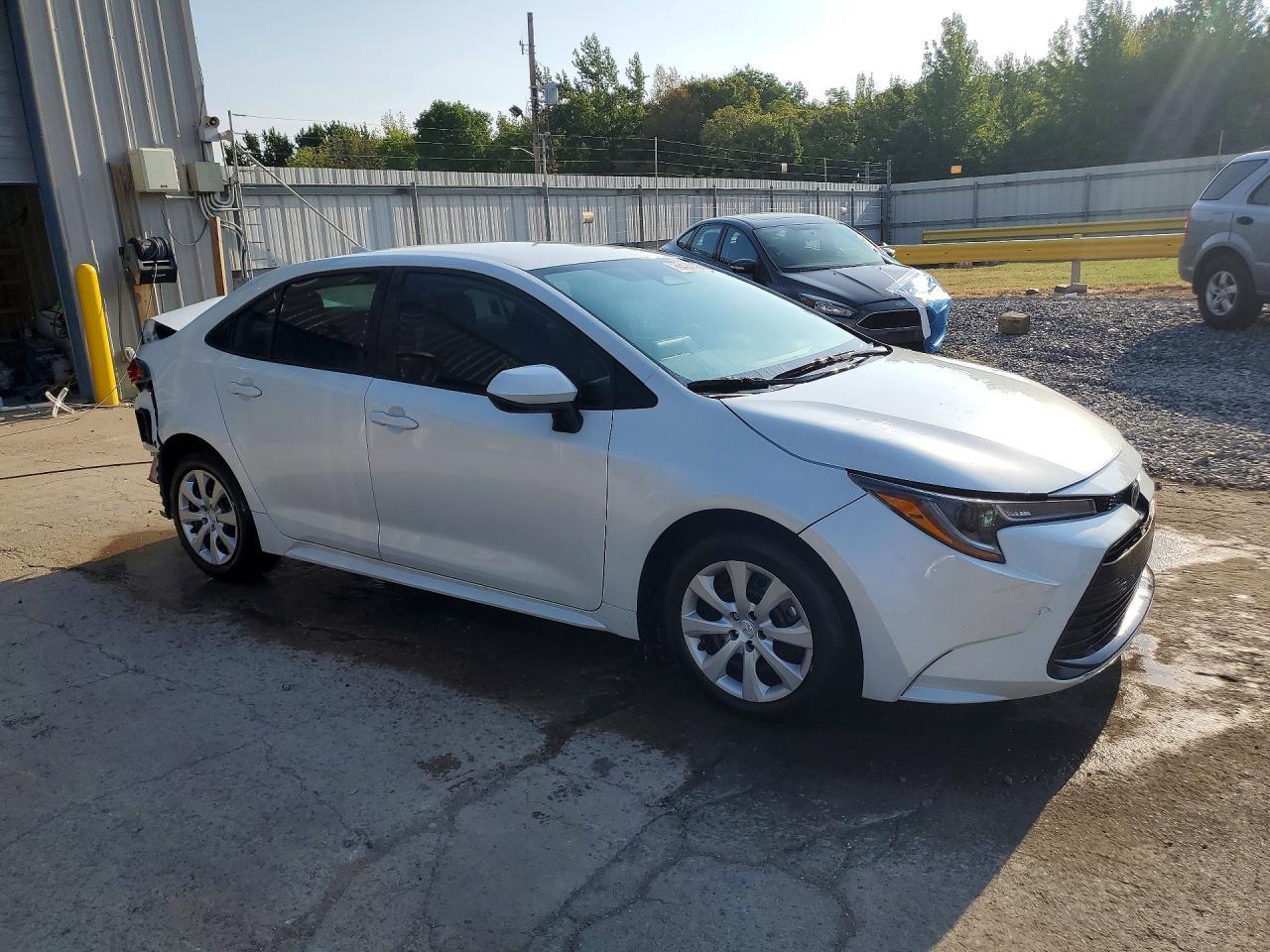 2025 Toyota Corolla Le - Фото 4