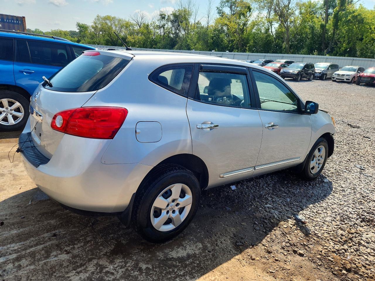 2014 Nissan Rogue Select S - Фото 3
