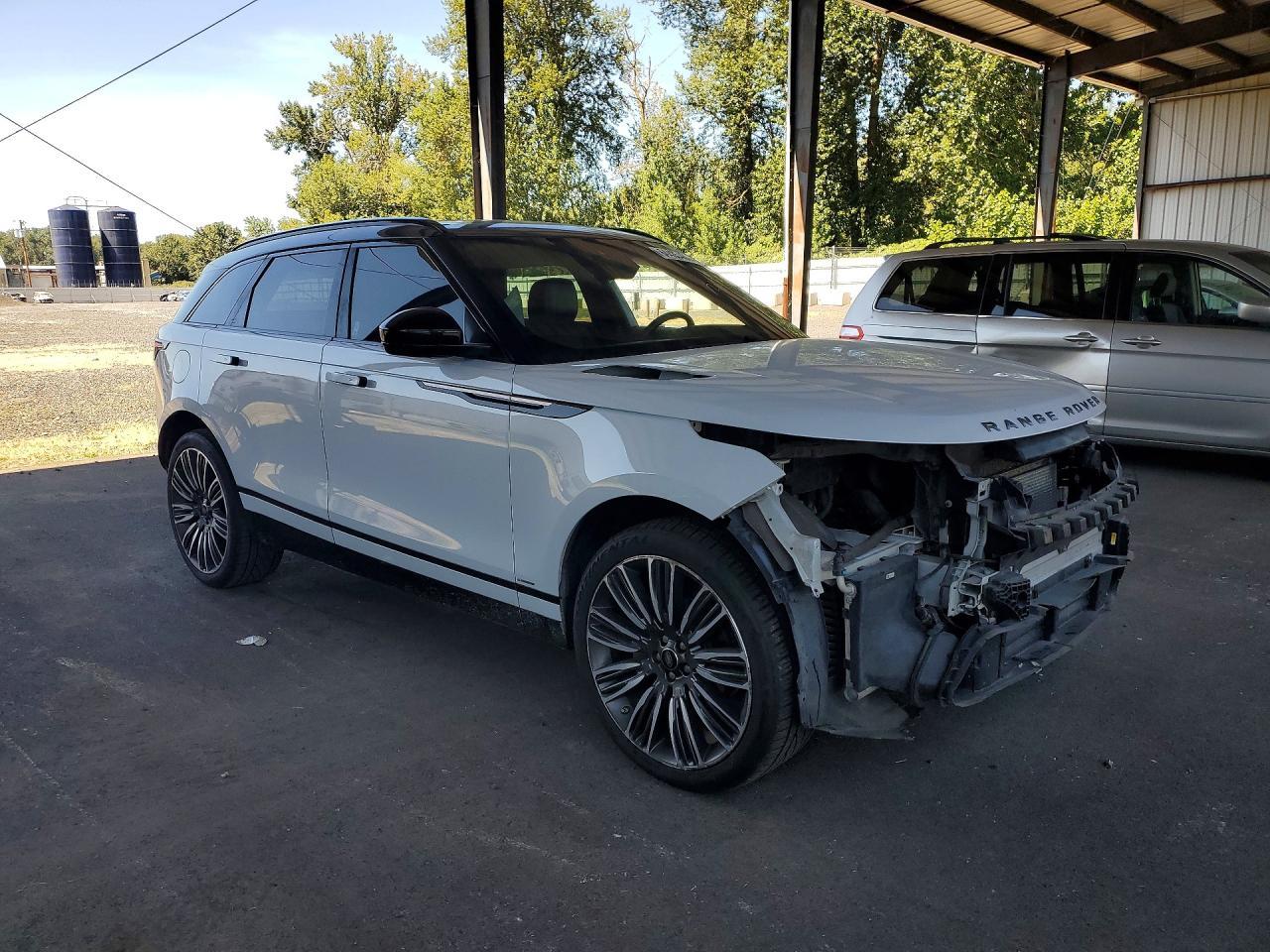 2018 Land Rover Range Rover Velar R-Dynamic Se - Image 4