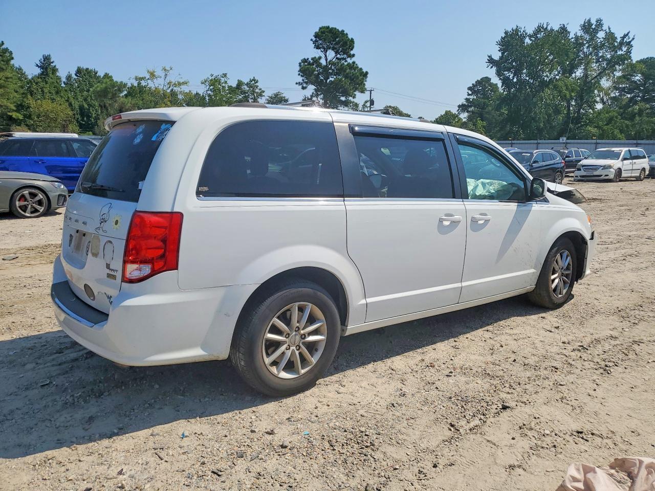 2019 Dodge Grand Caravan Sxt - Фото 3