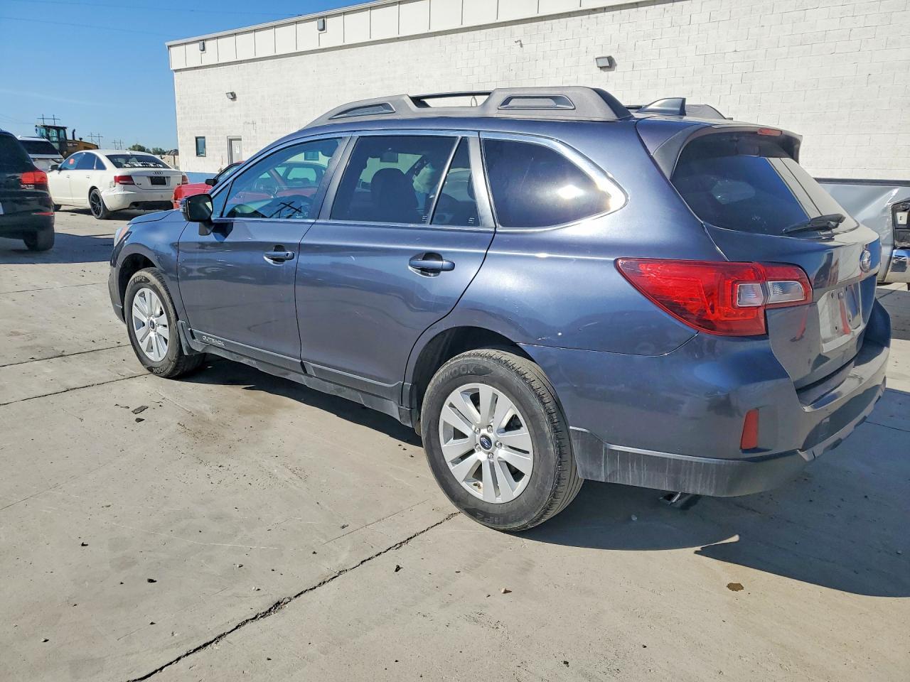 2016 Subaru Outback 2.5I Premium - Фото 2