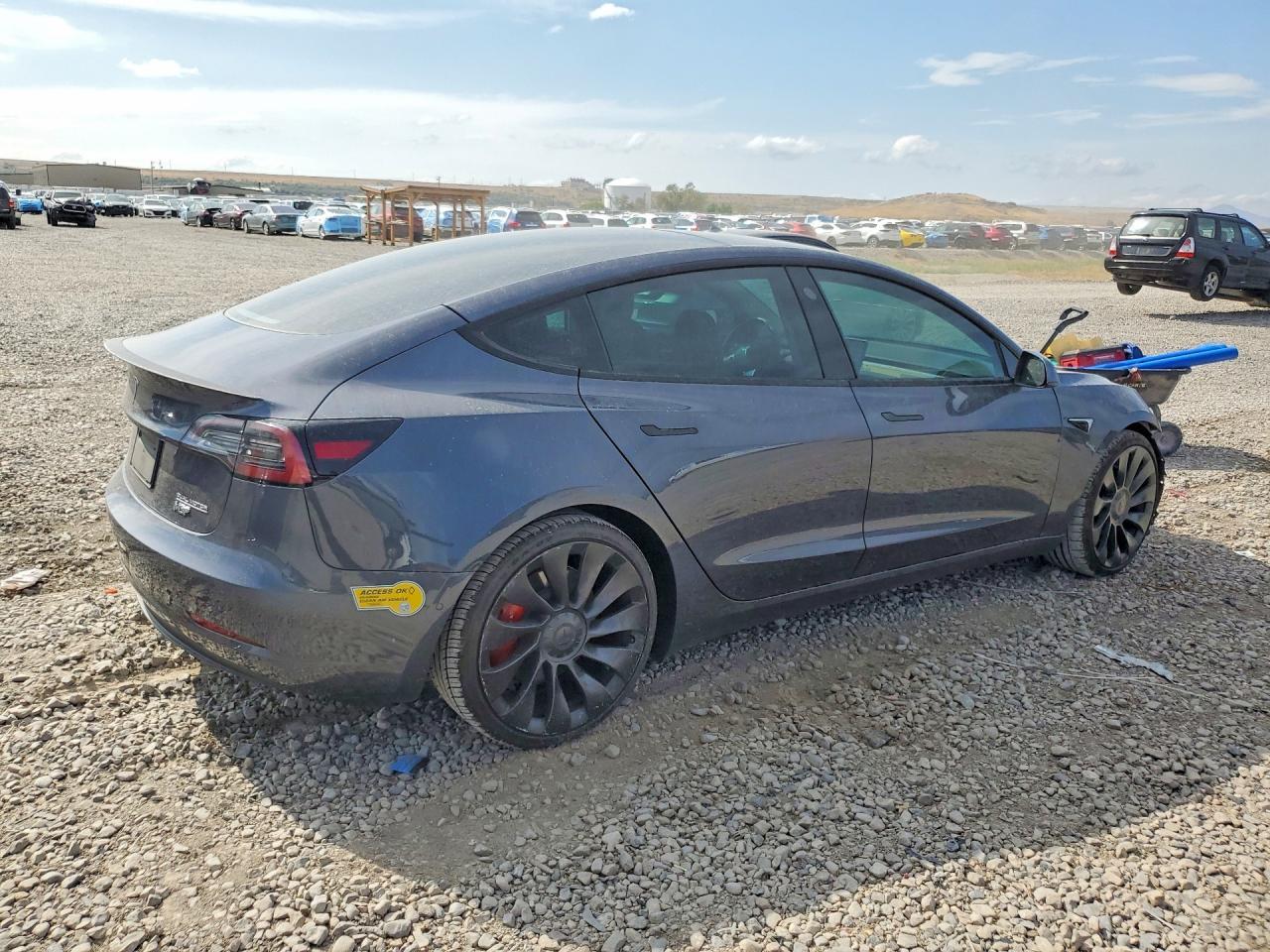 2022 Tesla Model 3 - Фото 3