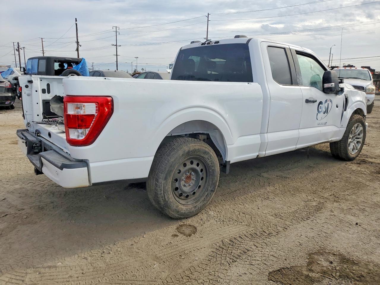 2021 Ford F150 Super Cab - Фото 3