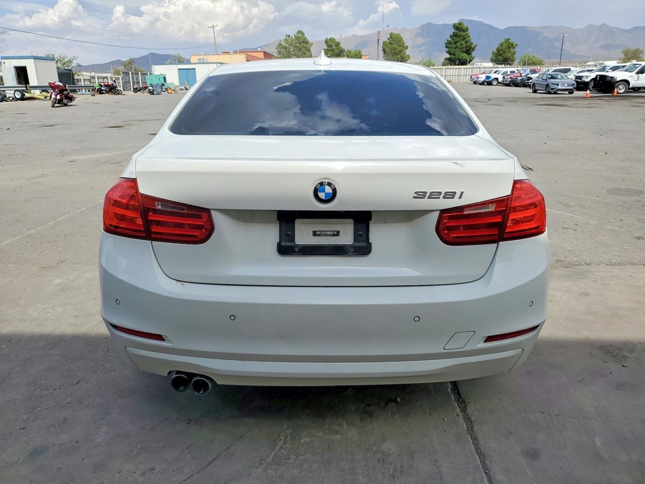 2013 BMW 328 I Sulev - Image 6
