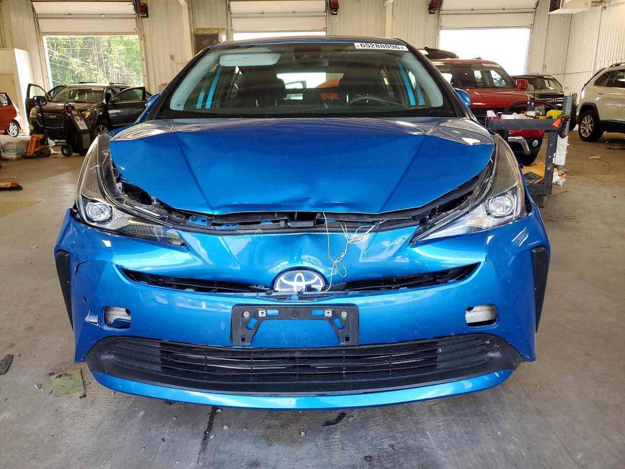 2021 Toyota Prius Le - Фото 5