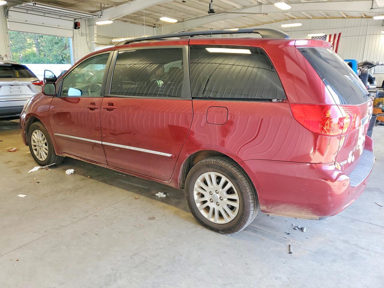 2010 Toyota Sienna Xle Limited - Фото 2