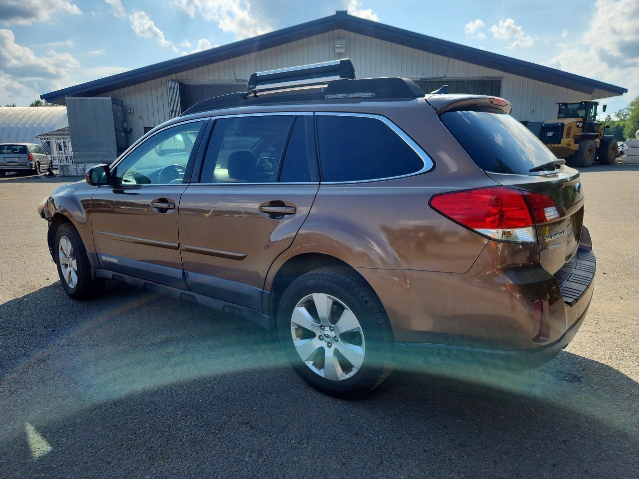 2012 Subaru Outback 2.5I Limited - Image 2