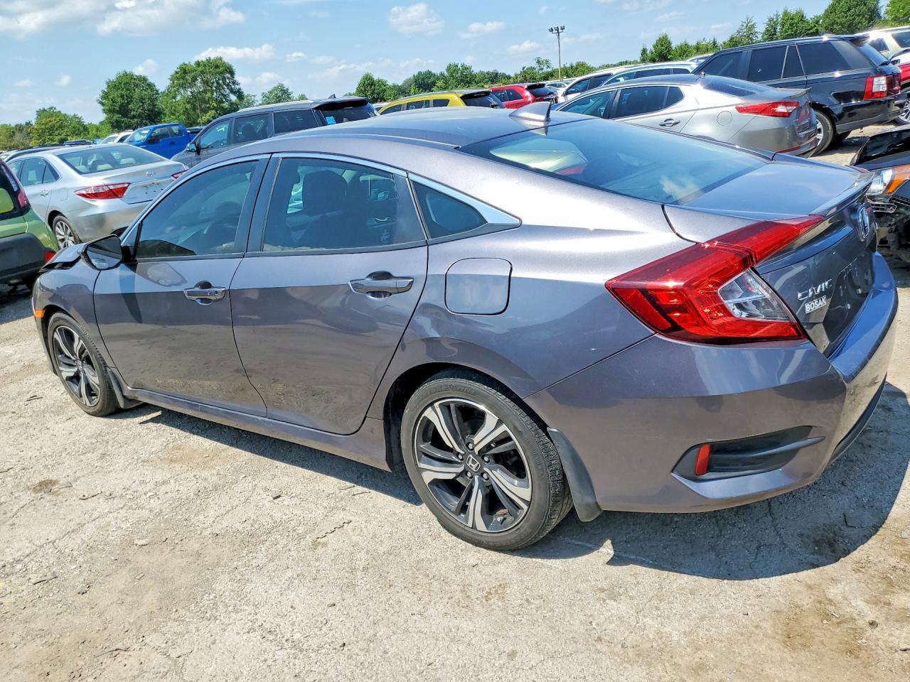 2016 Honda Civic Touring - Фото 2