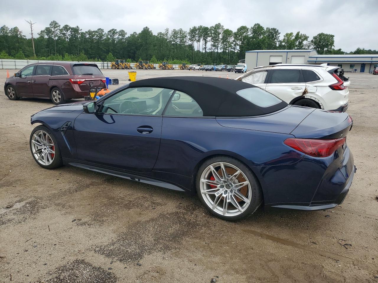 2026 BMW M4 Competition - Фото 2