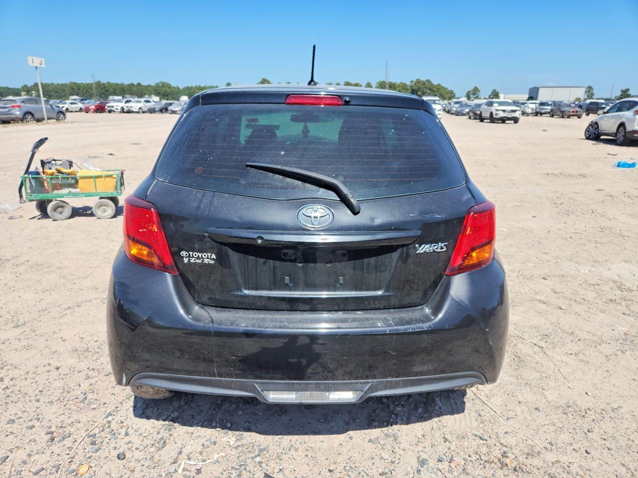 2015 Toyota Yaris 3-Door L - Image 6