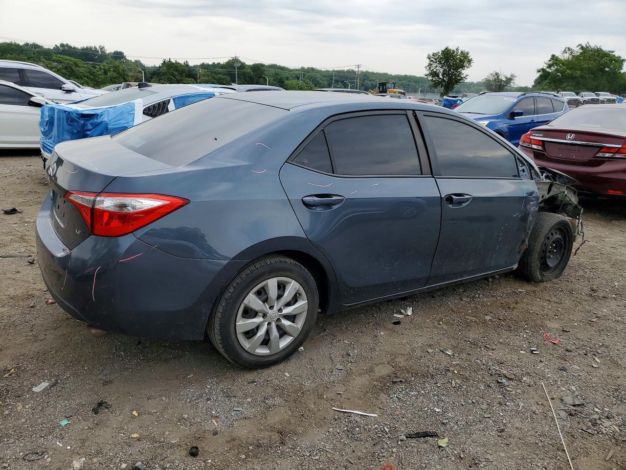 2015 Toyota Corolla Le - Фото 3
