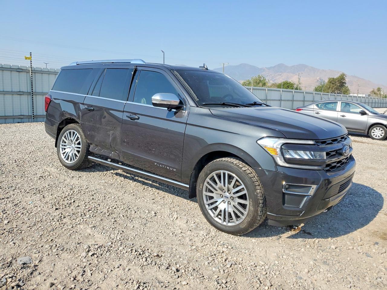 2022 Ford Expedition Max Platinum - Image 4