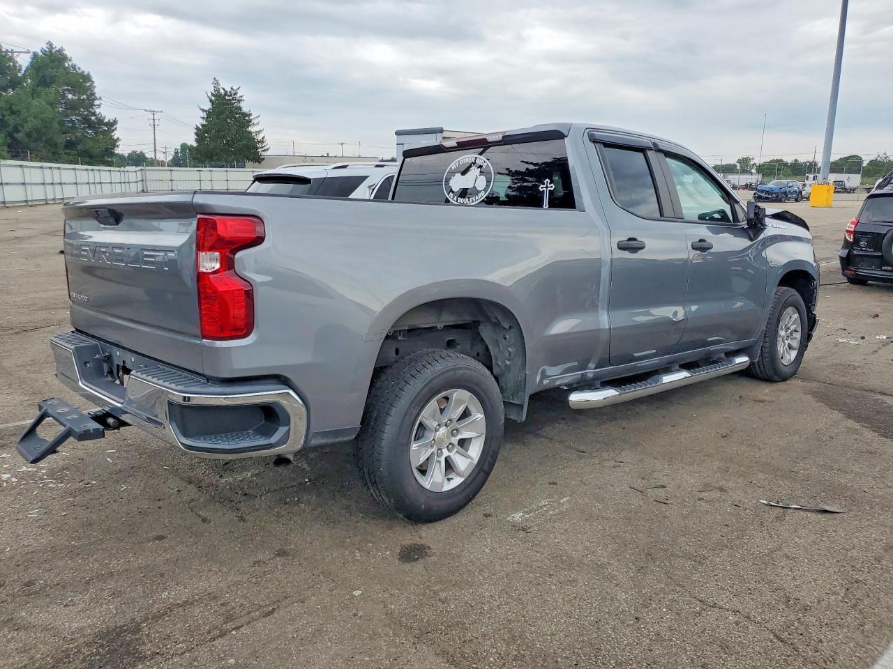 2019 Chevrolet Silverado C1500 - Image 3